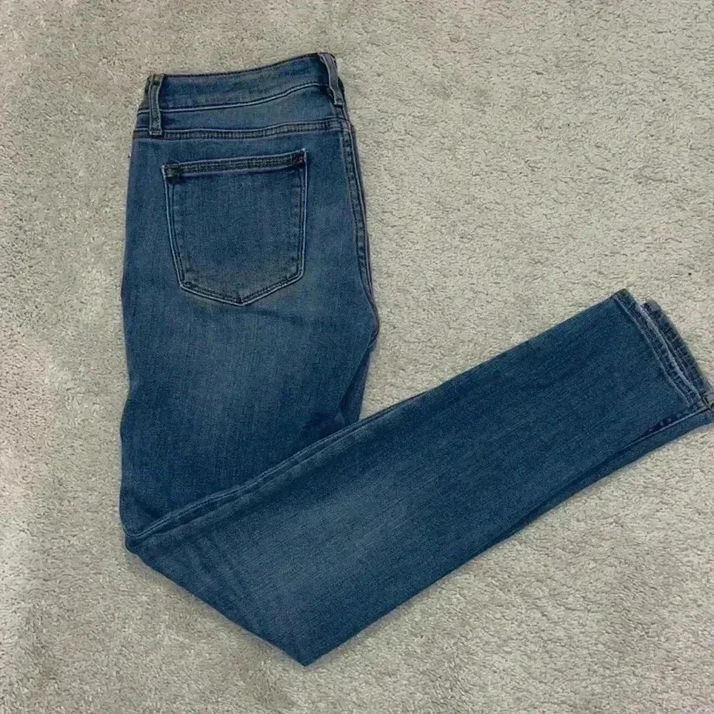 Vigoss Medium Wash Skinny Jeans - size 27